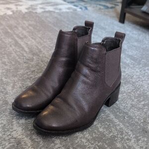 Women's Cole Haan Dark Brown Leather Chelsea Boots Size 8